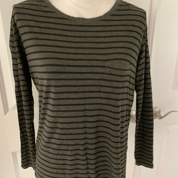 EUC VINCE Striped Long Sleeves Top - Picture 10 of 14